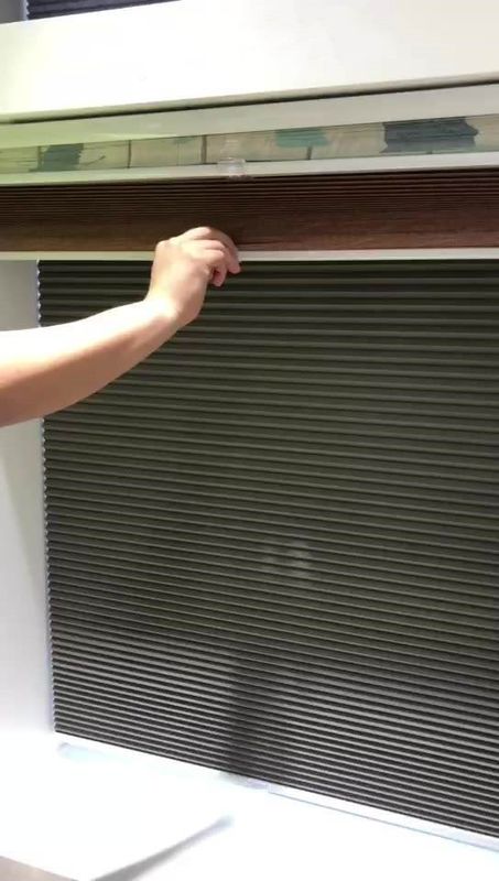 Uma mais baixa cortina sem corda de papel de dobramento aberta cega cortinas provisórias plissadas