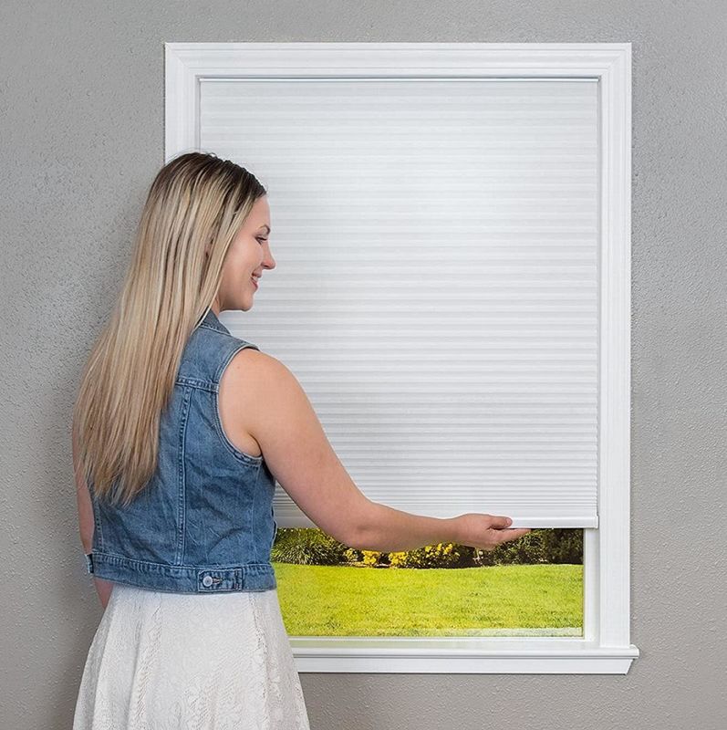 A cortina sem corda apta perfeita do tamanho de Trimable cega a instalação provisória