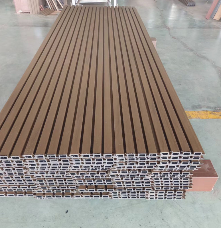 Revestimento exterior à prova de ruído exterior plástico composto jardim à prova d'água exterior revestimento de madeira com ranhuras