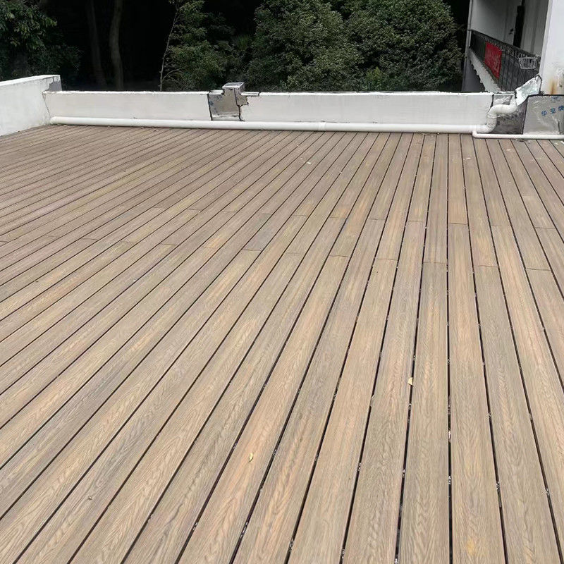 2024 Most Popular New Design Waterproof Anti Slip Hollow Outdoor Terraço Decking Wpc Terraço Terraço Pisos