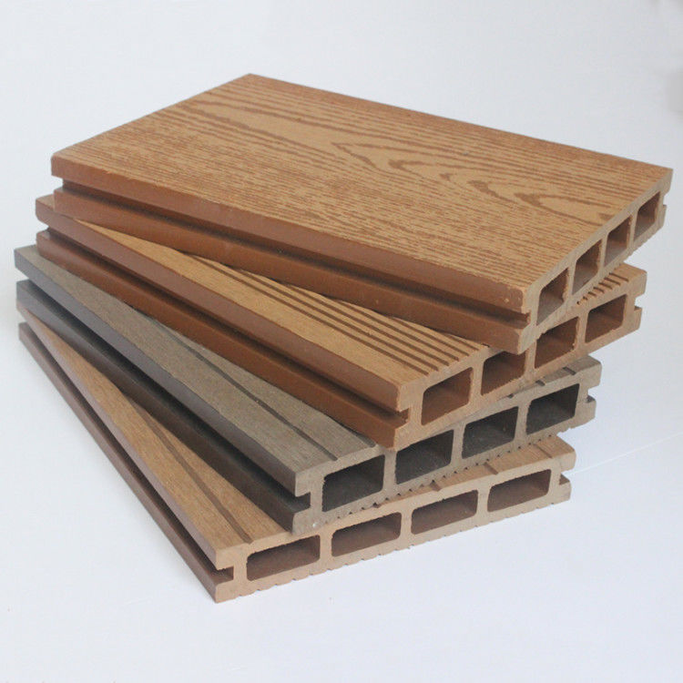 2024 Most Popular New Design Waterproof Anti Slip Hollow Outdoor Terraço Decking Wpc Terraço Terraço Pisos