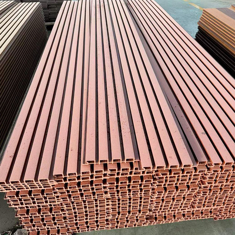 Revestimento de parede à prova d'água WPC Exterior Painel de parede composto exterior Painel de parede de madeira PVC Painel de parede exterior Coextruso Painel de revestimento de flutuante