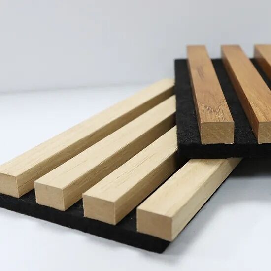 Painel de Revestimento Acústico de Madeira com Design Moderno Decorativo e Absorção Sonora