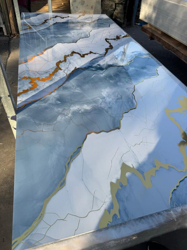 Fornecimento direto de fábrica 2,5 mm 2,8 mm espessura 4 * 8 pés PVC folha de mármore placa UV à prova d'água retardante de chama anti-atração