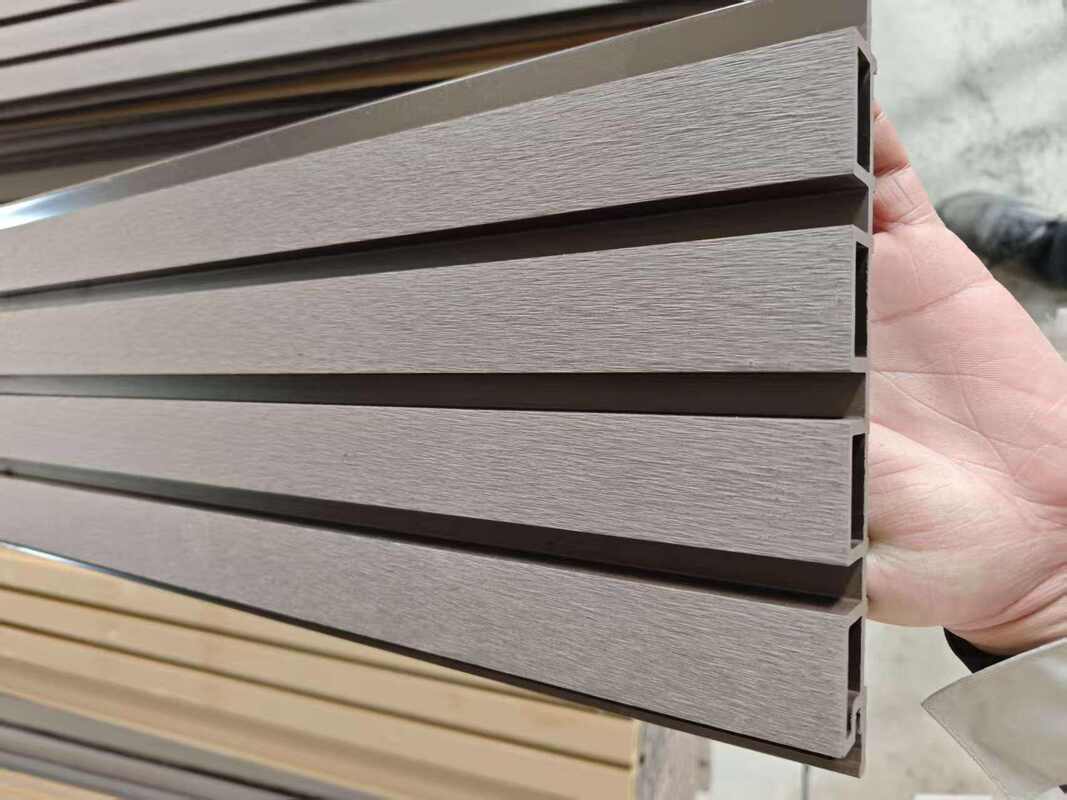 Painel de parede composto WPC à prova d'água moderno para uso exterior em edifícios comerciais-preço baixo