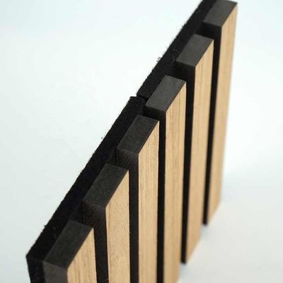 Painel à prova de fogo Wpc Interior Durável Carvalho Natural Acústico Slat à prova de água