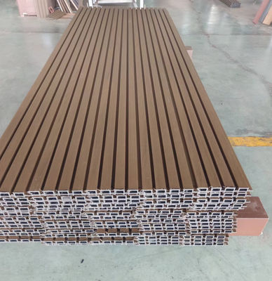 Revestimento exterior à prova de ruído exterior plástico composto jardim à prova d'água exterior revestimento de madeira com ranhuras