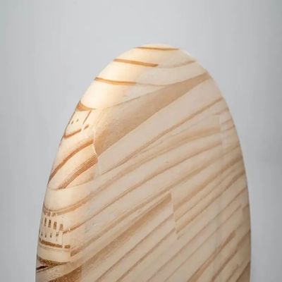 Tabela de trabalho em madeira crua