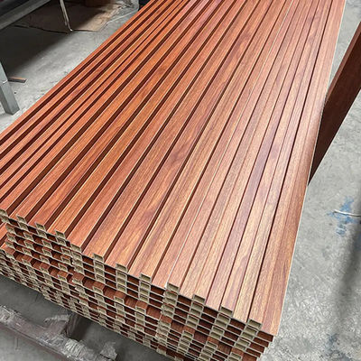 Painel de parede WPC de revestimento de parede composto de madeira de plástico