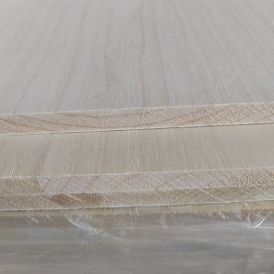 Paulownia Madeira Sólida Borda Colada Para Mobiliário Conteúdo de Umidade 8%-12% Design durável e resistente