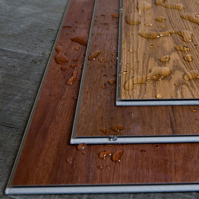 Piso SPC de luxo 7mm 8mm amostras gratuitas à prova d'água Bloqueio por clique Planca de vinil rígida Para uso de escritório de ginásio interior