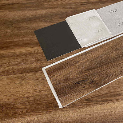 Piso de PVC auto-aderente resistente ao desgaste fácil de manter